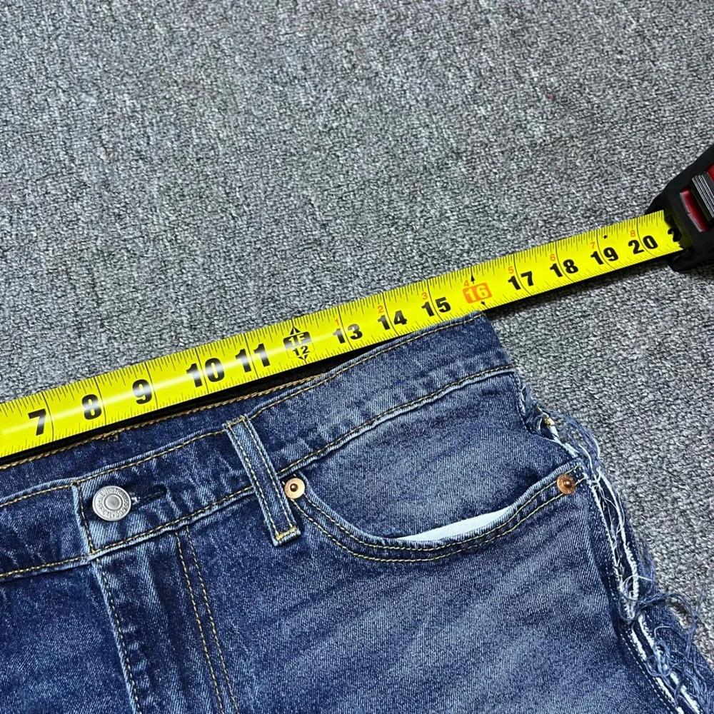 Levis inseam 32